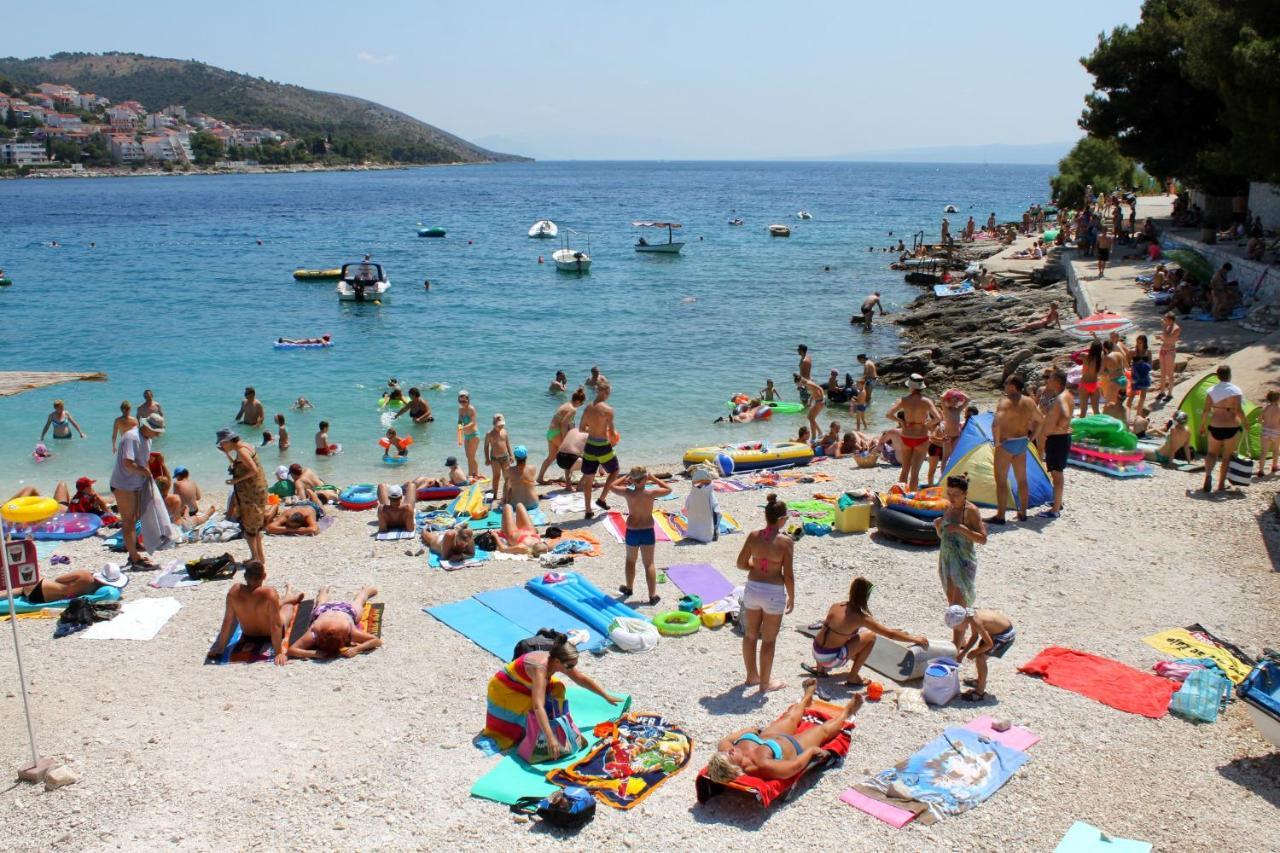 Family Friendly Apartments With A Swimming Pool Businci, Ciovo - 11232 Trogir Exterior photo