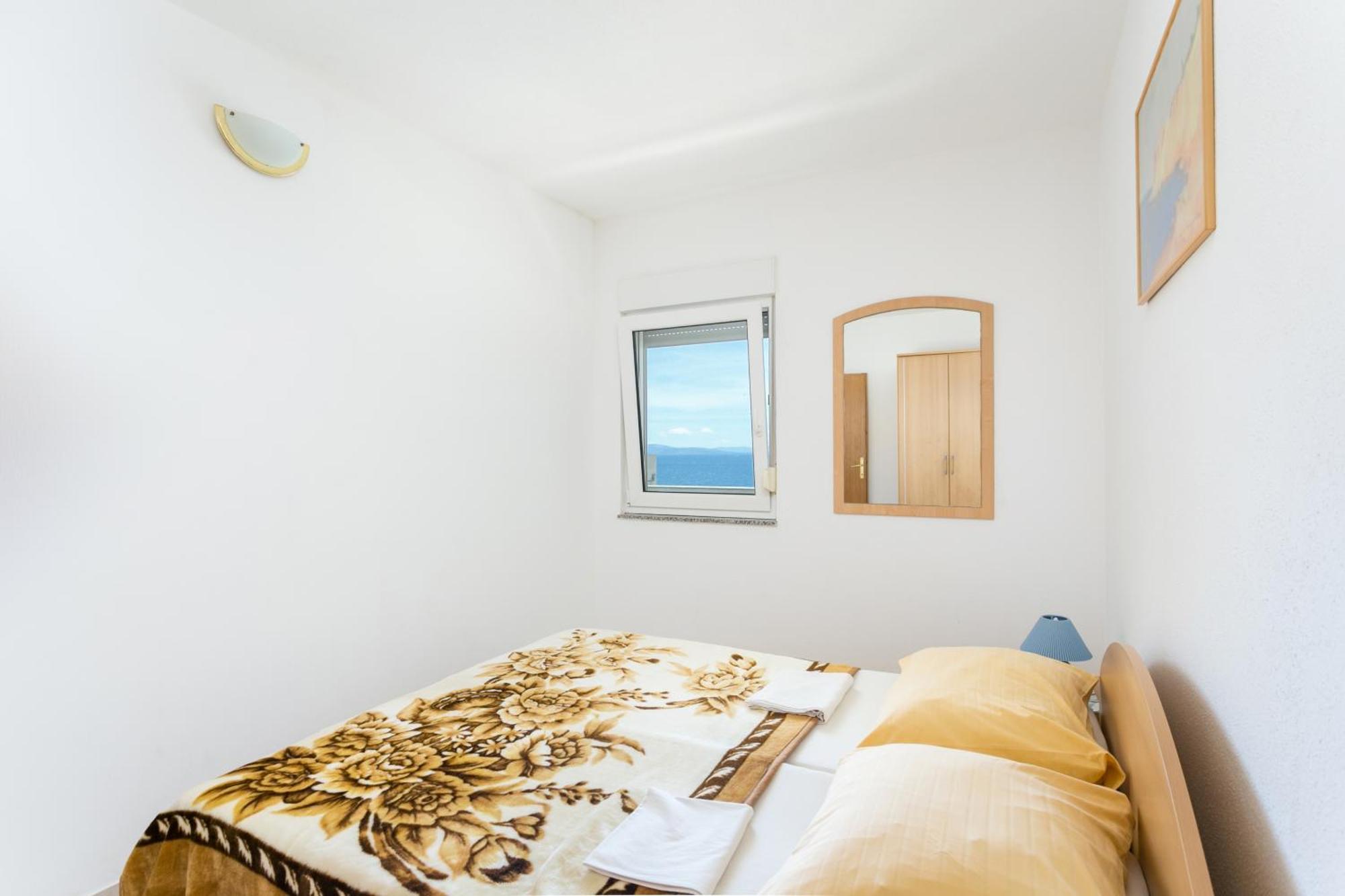 Family Friendly Apartments With A Swimming Pool Businci, Ciovo - 11232 Trogir Room photo