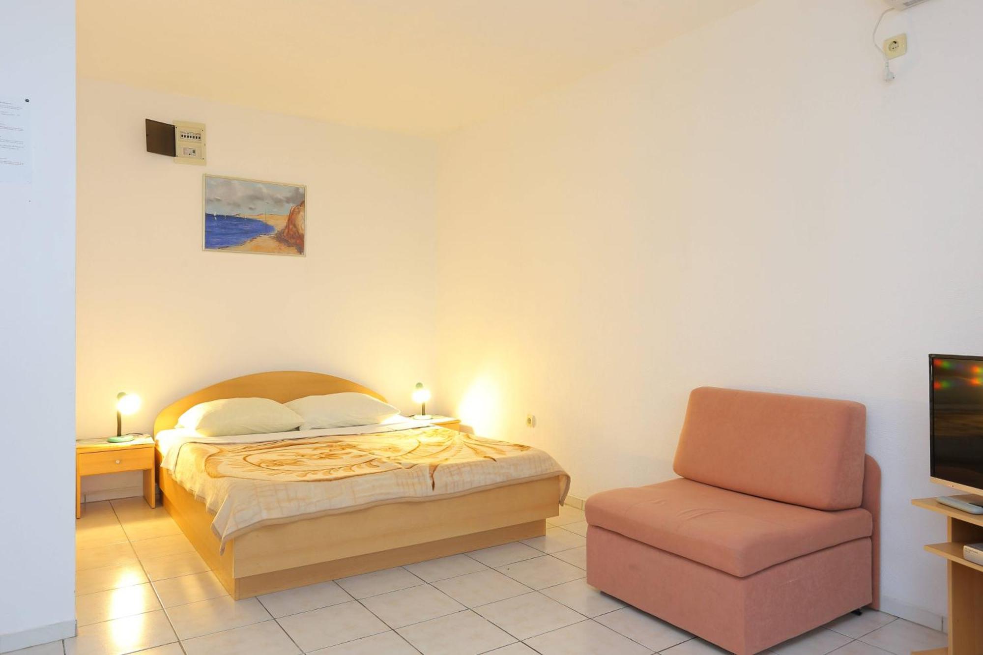 Family Friendly Apartments With A Swimming Pool Businci, Ciovo - 11232 Trogir Exterior photo
