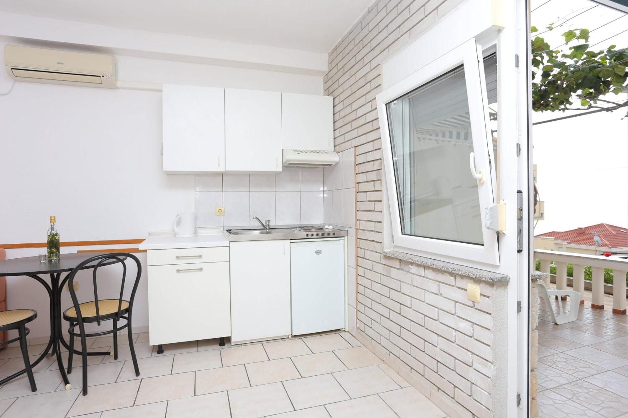 Family Friendly Apartments With A Swimming Pool Businci, Ciovo - 11232 Trogir Exterior photo