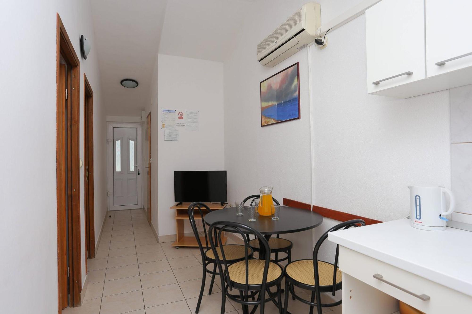 Family Friendly Apartments With A Swimming Pool Businci, Ciovo - 11232 Trogir Exterior photo